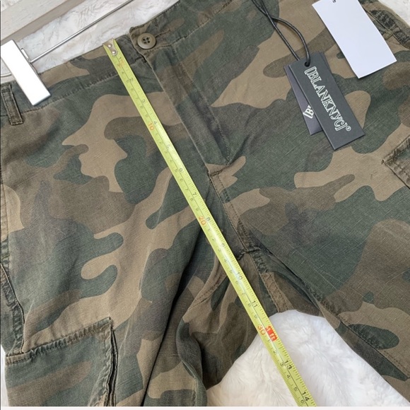 *SOLD* BlankNYC camo cargo cropped green 26 small - Picture 10 of 11